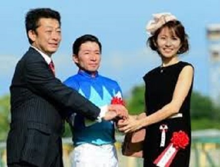 画像 榎本加奈子の現在が美しすぎるｗｗｗ命名馬の連覇で大喜び ツイッターニュース24